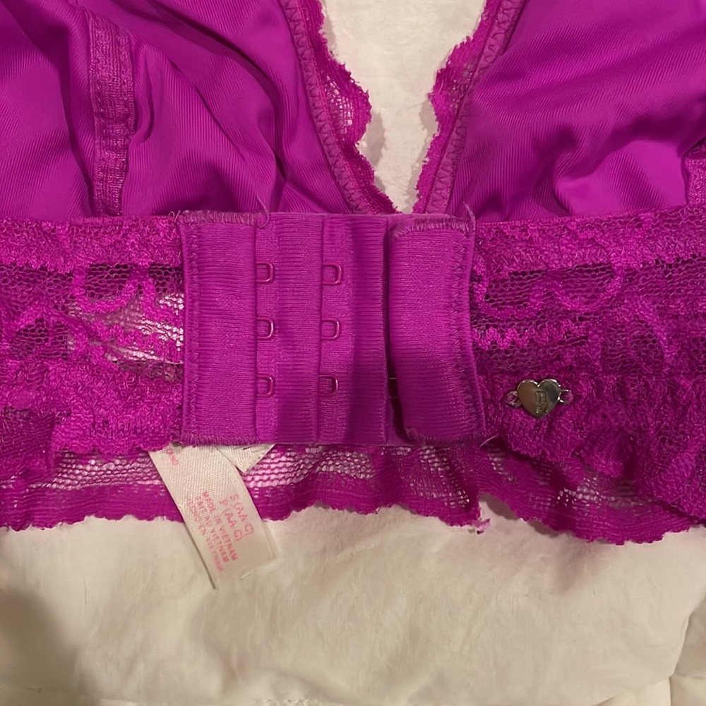 Small Victoria’s Secret Lacey Halter Bralette - Picture 3 of 4